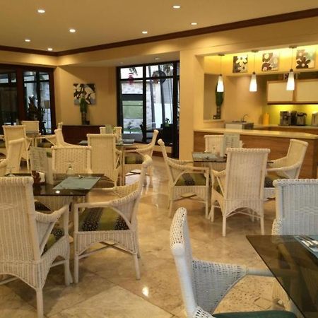 Vacation Hotel Cebu Екстер'єр фото