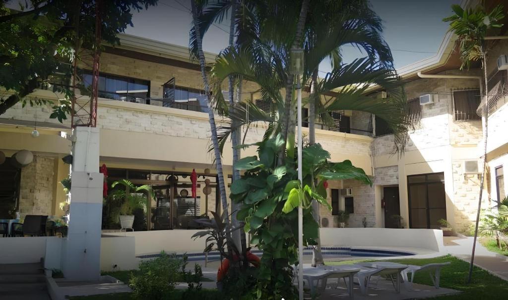 Vacation Hotel Cebu Екстер'єр фото