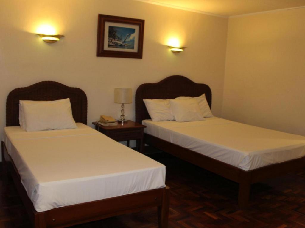 Vacation Hotel Cebu Екстер'єр фото