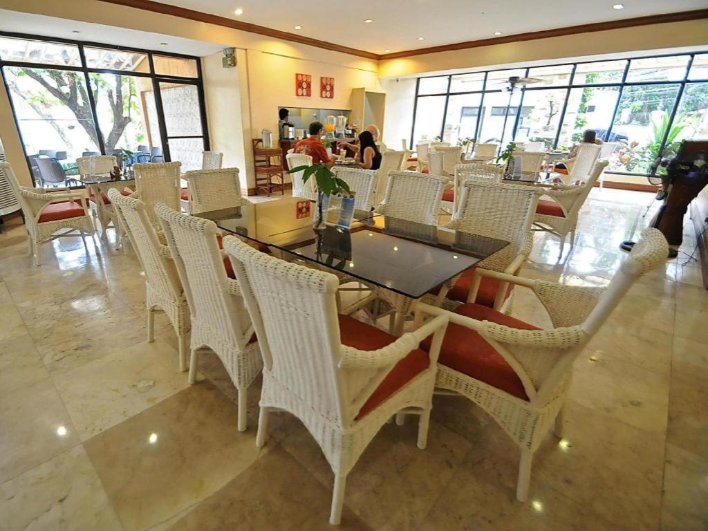 Vacation Hotel Cebu Екстер'єр фото