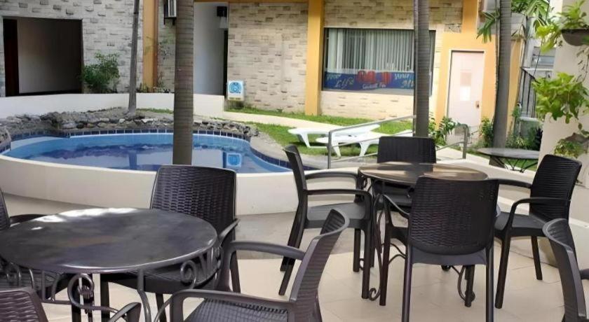 Vacation Hotel Cebu Екстер'єр фото